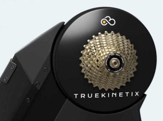 De TrueTrainer verpakt een verbazingwekkende hoeveelheid 2e generatie functies in een 1e generatie fiets